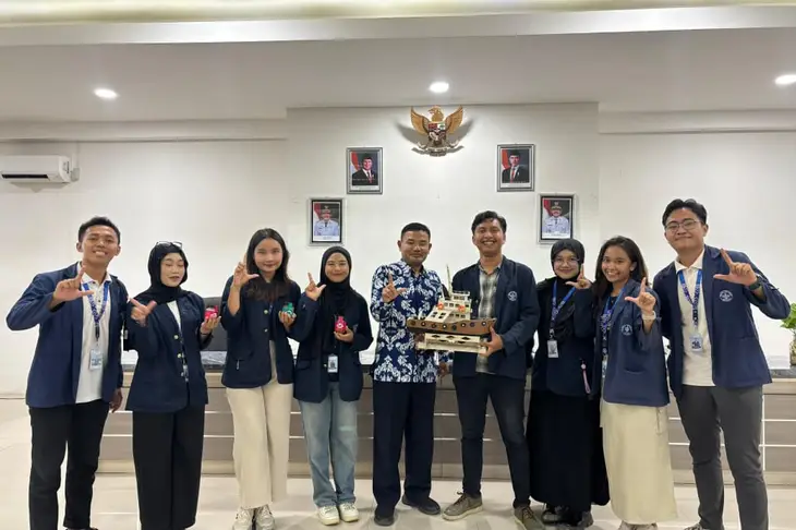 Pemberdayaan UMKM Desa Limbangan Indramayu: Mahasiswa KKN IPB 2025 Dorong Inovasi dan Digitalisasi Produk Lokal