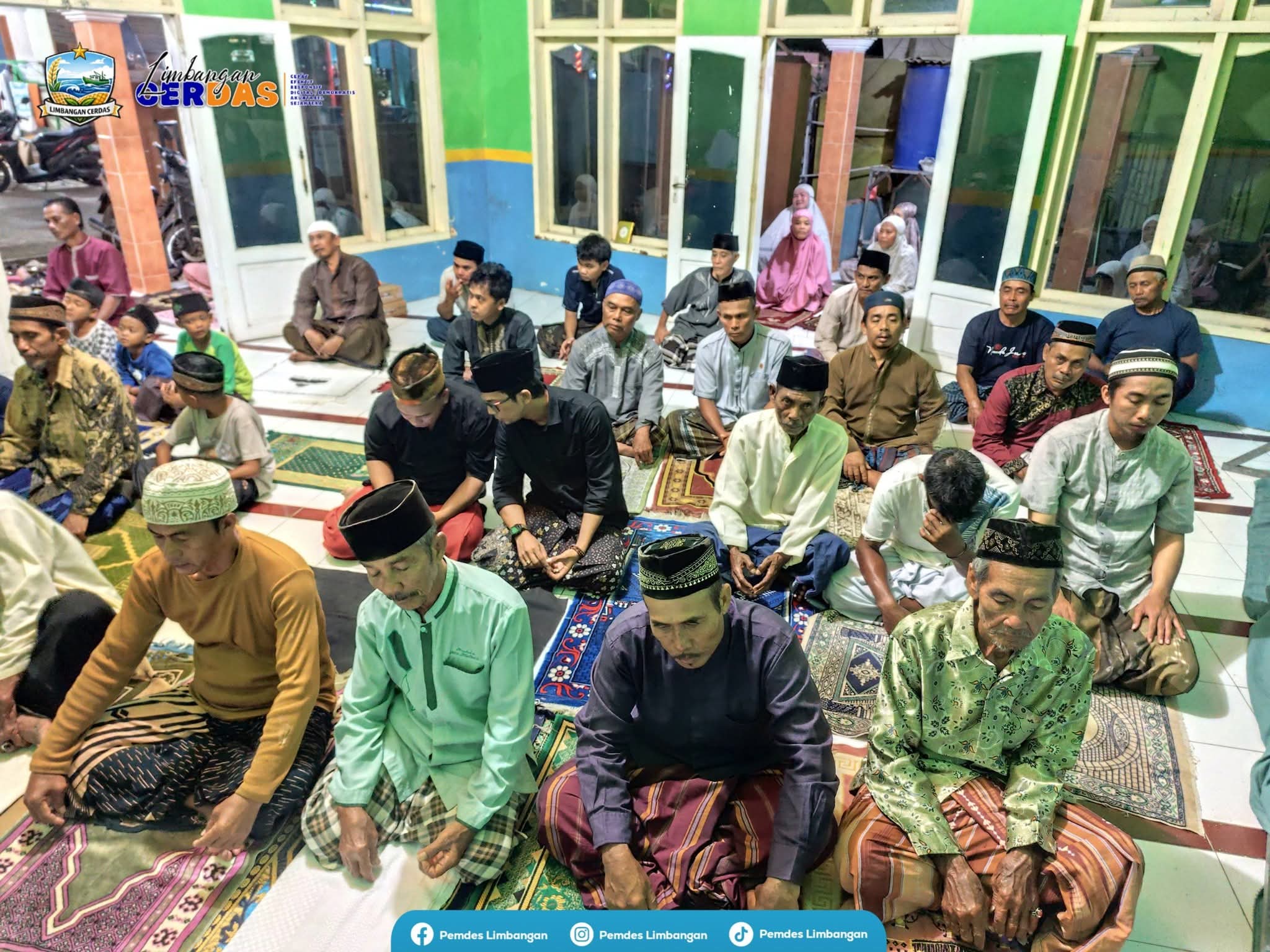 Sholat Tarawih Di Musholla Al - Mukyiddin