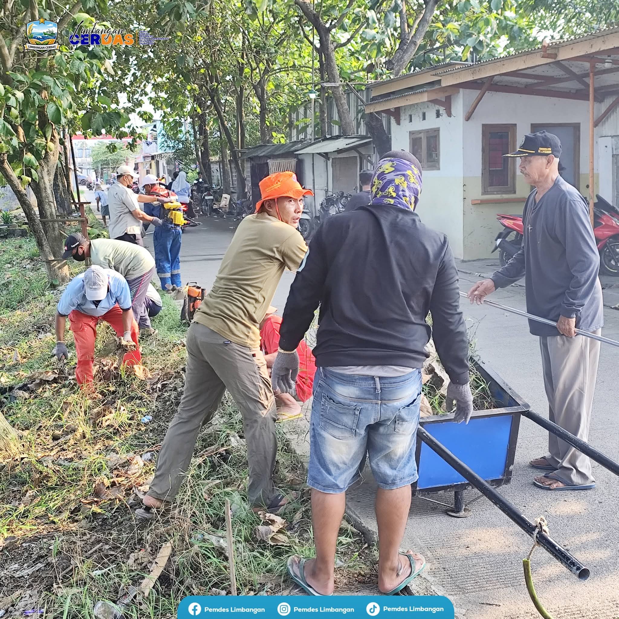 Kegiatan Bebersih Sepanjang Jalan Utama Desa Limbangan Menyambut Kedatangan Hari Raya Idul Fitri 1447 H